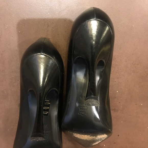 Shoes - Picture 4 of 5